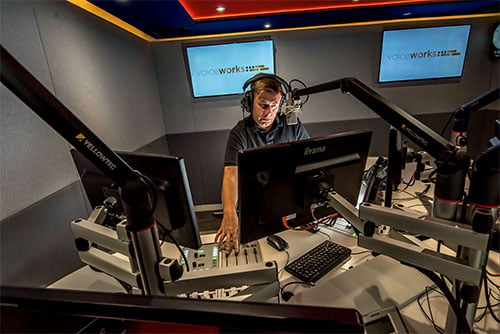 VoiceWorks-Kyle-Studio-2019-49846-resize
